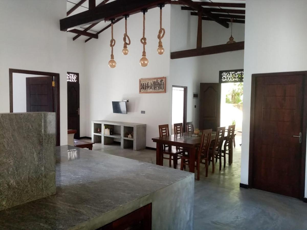 Villa Conch By Om Хиккадува Экстерьер фото